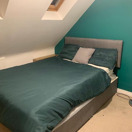 Comfy Double Bedroom In Greater Manchester Kültér fotó